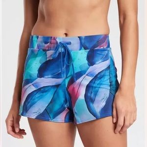 - NWT. Athleta Wavebreak Printed Short Large Blue/Pink